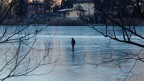 Il lago d'inverno
