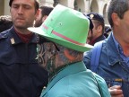 Personaggio molto noto a Torino come l'uomo pi tatuato al mondo,non c' cm della sua pelle che non sia tatuata.
Purtroppo al momento dello scatto ero nel bel mezzo del corteo del 1 maggio e avevo Bertinotti da curare.