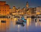Vista dal molo San Nicola. Bari. agosto 2026