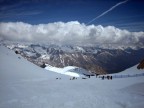 La neve sembra sorridere al panorama che si pu ammirare dal ghiacciaio