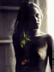 Foto bianco/nero con viraggi e colorazione manuale.