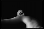 Una diversa verisone di uno scatto nato per caso qualche tempo fa, alla luce di una lampada e al buio della stanza.