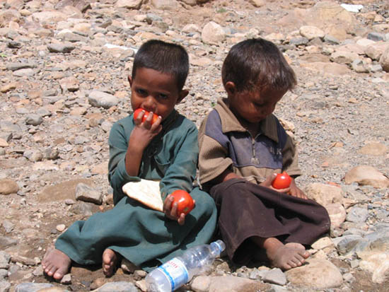 0439_wadi-surduk_kids.JPG