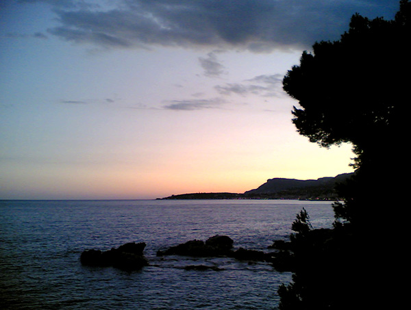 15082005-r.jpg