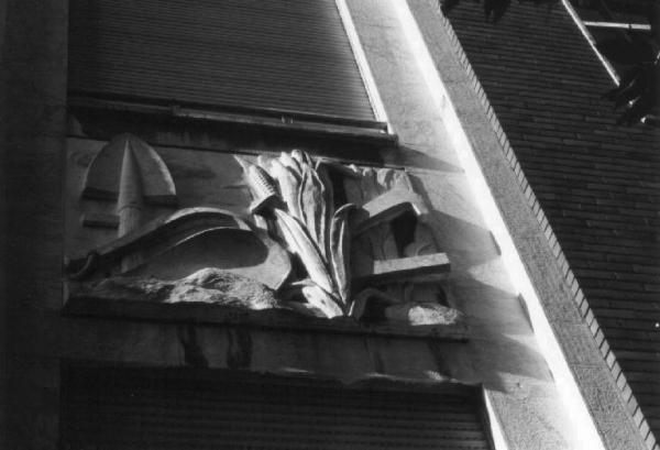 16_lo450_0016loparticolaredecorazione.jpg