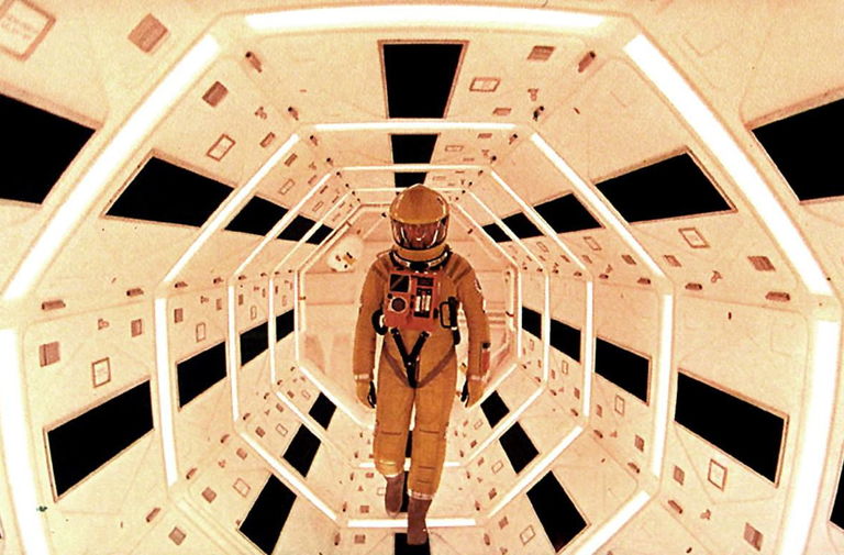 2001-odissea-nello-spazio-compie-51-anni-con-hal-9000-kubrick-ha-previsto-il-futuro.jpg