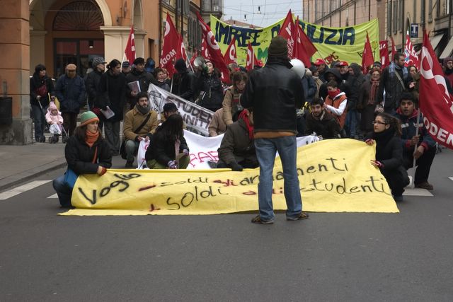 25_11_05_sciopero_generale_modena_19.jpg