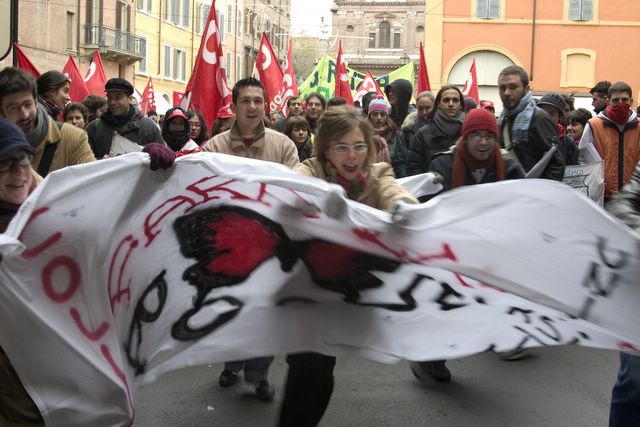 25_11_05_sciopero_generale_modena_22.jpg