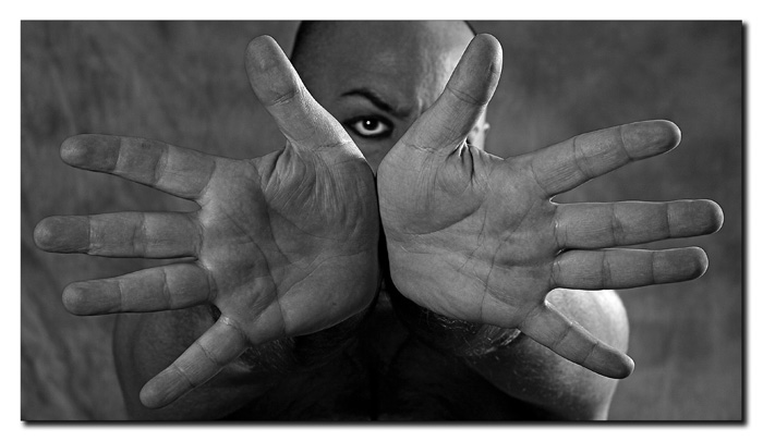 A me gli occhi please.jpg