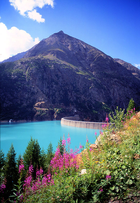 Aosta-38-Diga-Place-Moulin.jpg