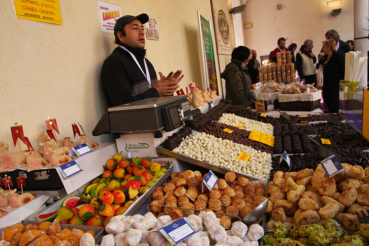 banco dei dolci.jpg