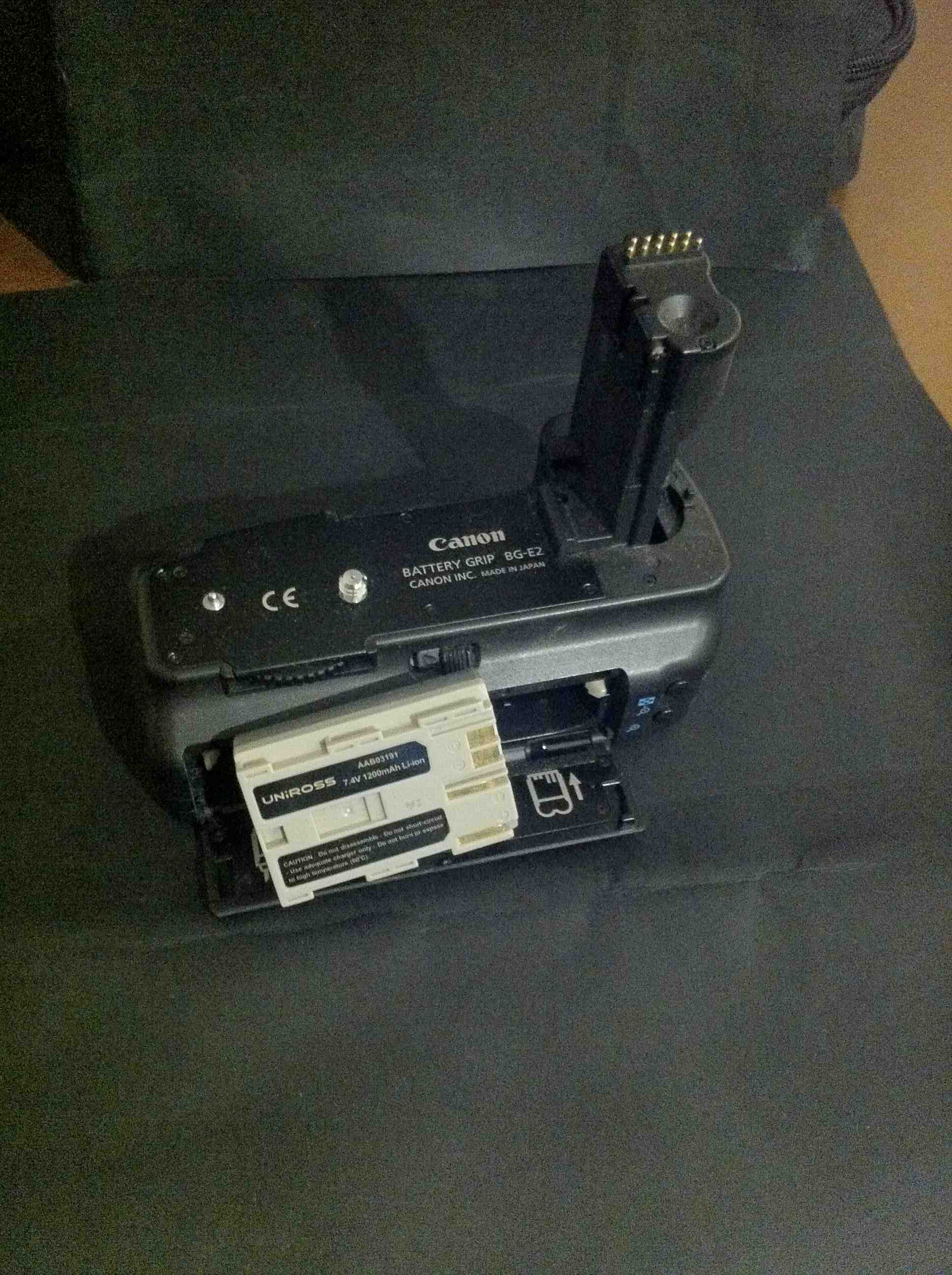 Battery grip E2 (2).JPG