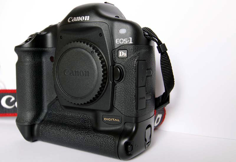 Canon 1DS.jpg