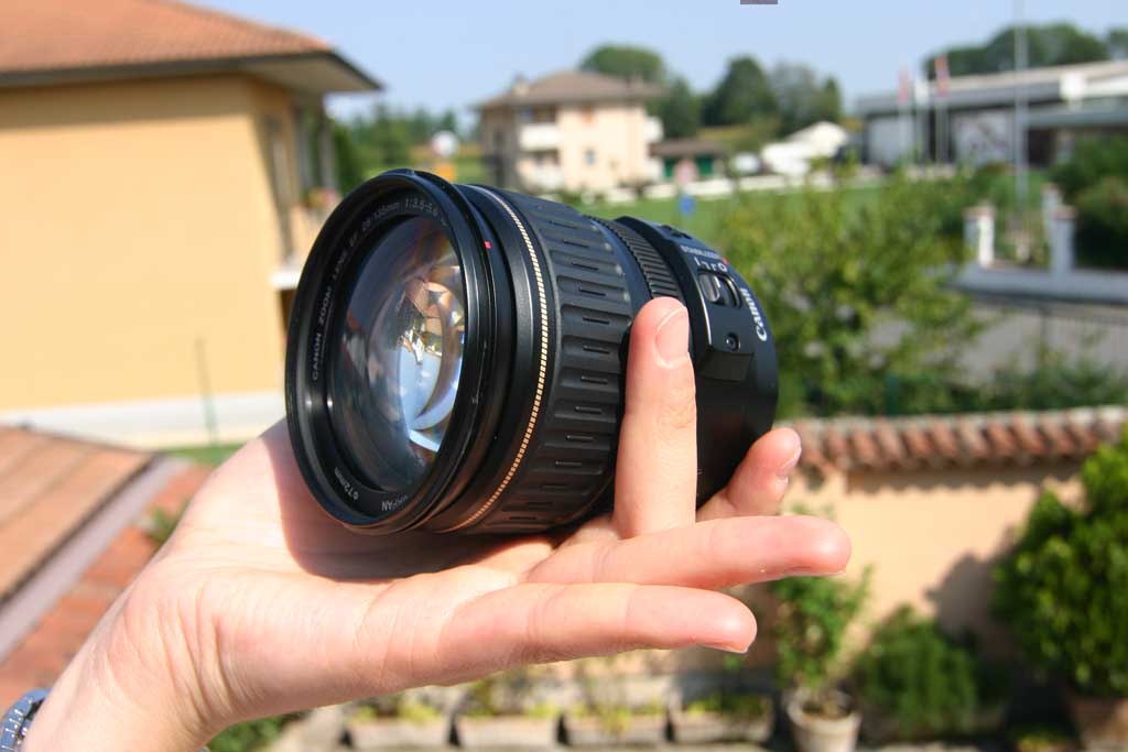Canon 28-135 IS front.jpg