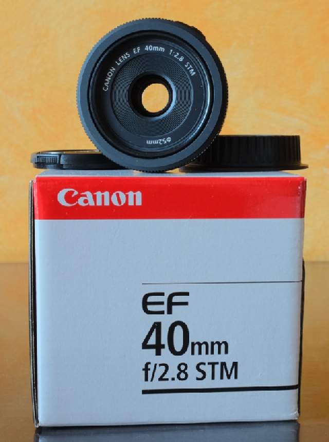 Canon 40mm STM 1.jpg