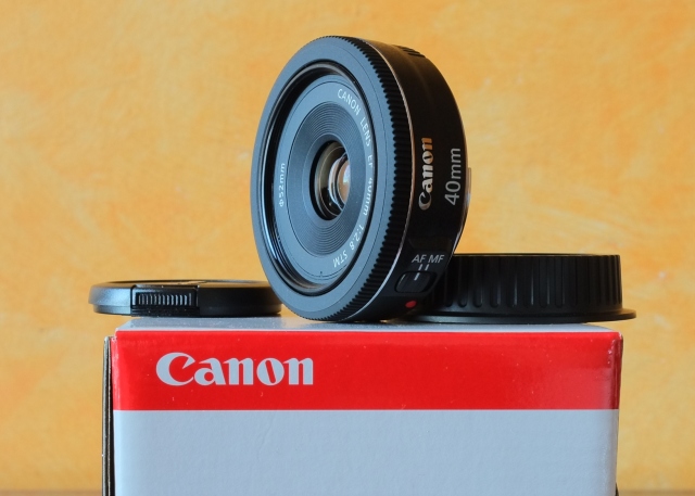 Canon 40mm STM 2.jpg