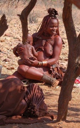 donna con bimbo 2.JPG