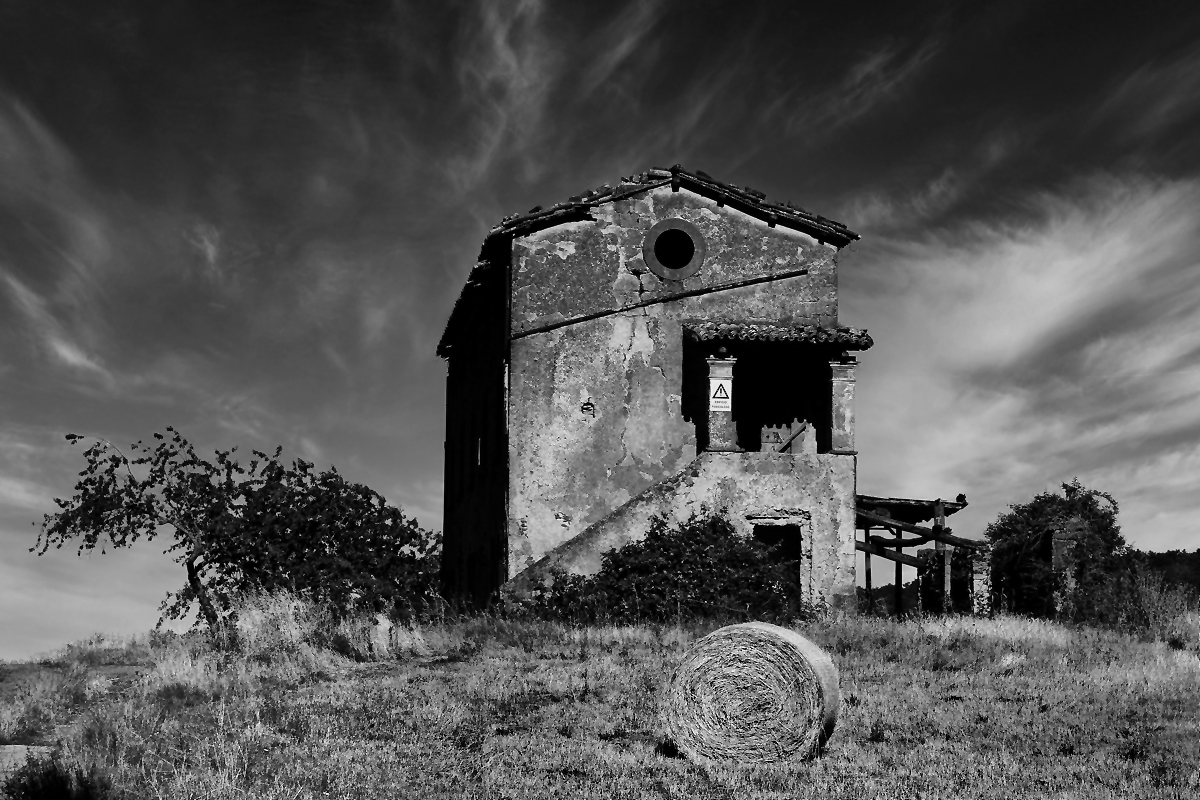 edificio pericolante.jpg