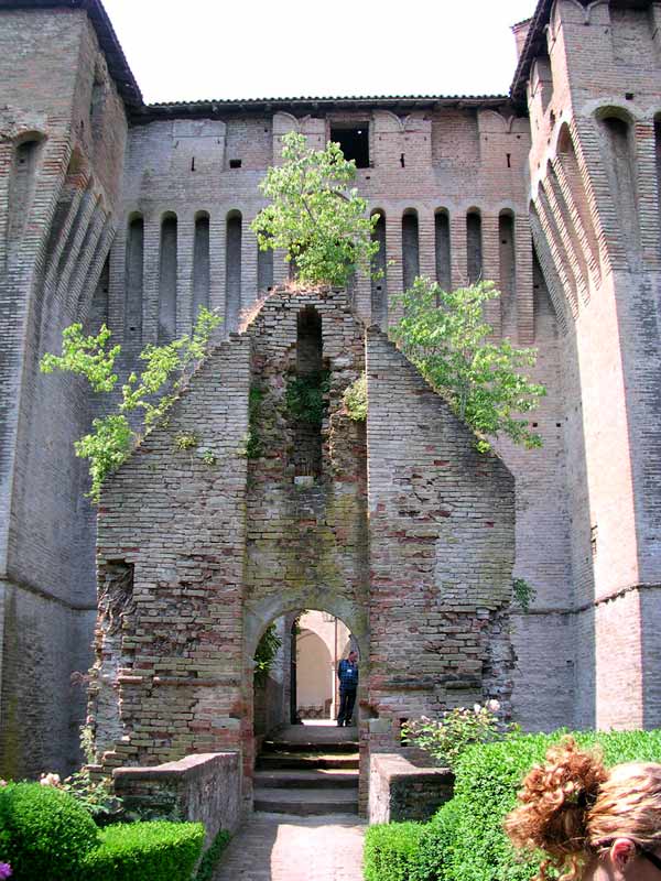 entrata-castello.jpg