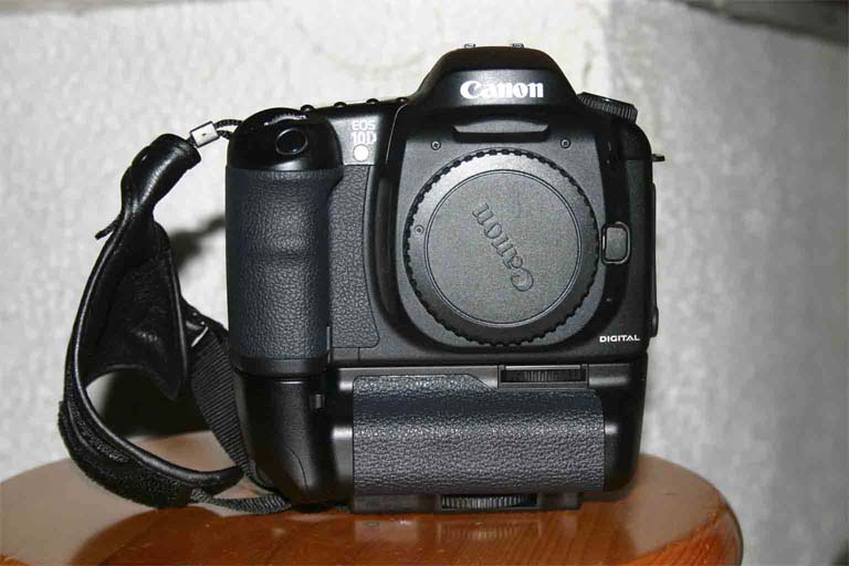 eos-10d-fronte.jpg