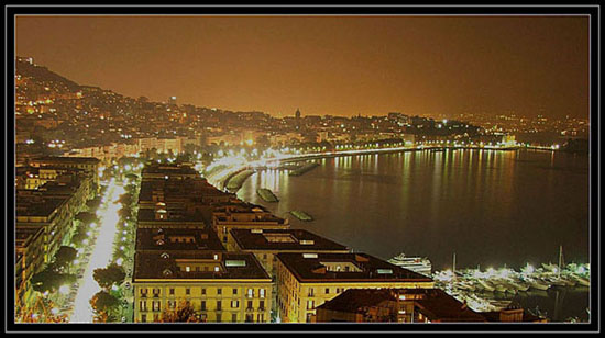 Foto Veduta Napoli dall' alto notte (Bellissima) by sasa78.jpg
