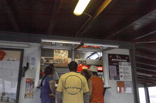 img2_3200iso.jpg
