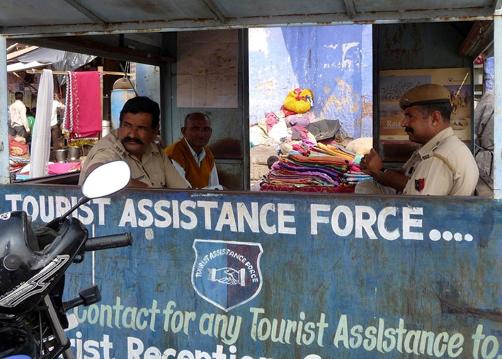 India - Tourist assistance force - ridotta 2.JPG