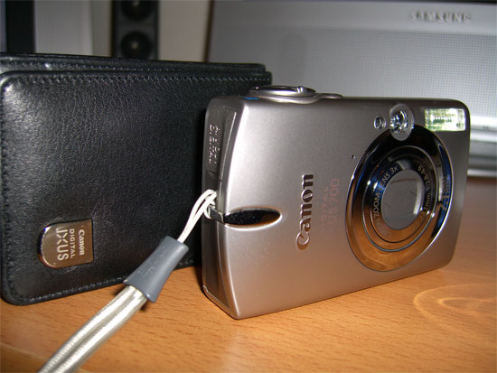 ixus-700.jpg