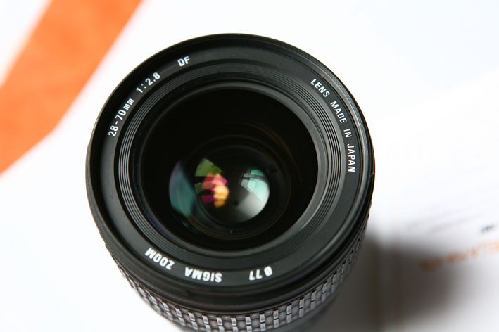 Lente 28-70 front.jpg