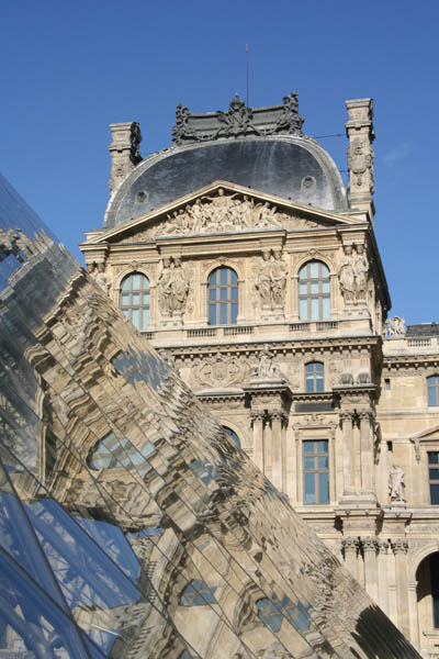 Louvre giorno.jpg