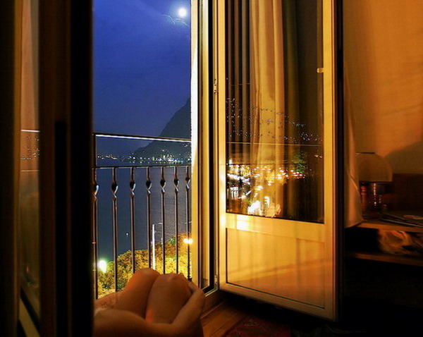 Lugano, Moon interview02.jpg