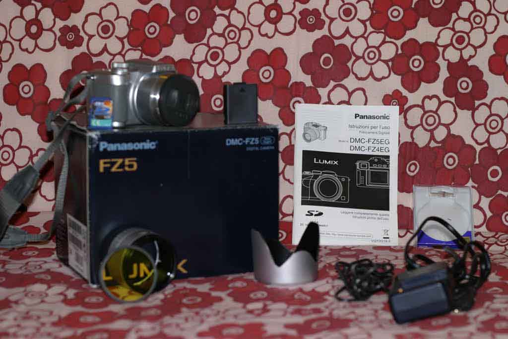 Lumix FZ-5 insieme.jpg