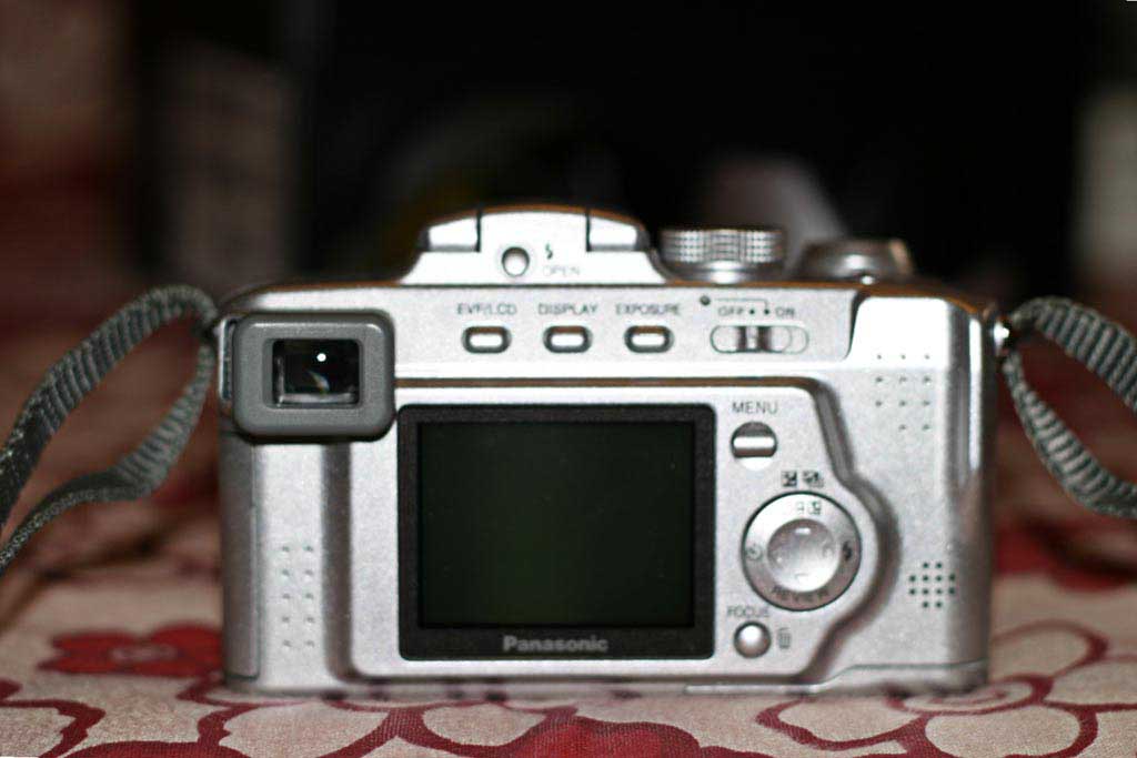 Lumix FZ-5 retro.jpg