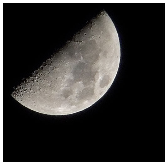 luna-di-Finepix.jpg