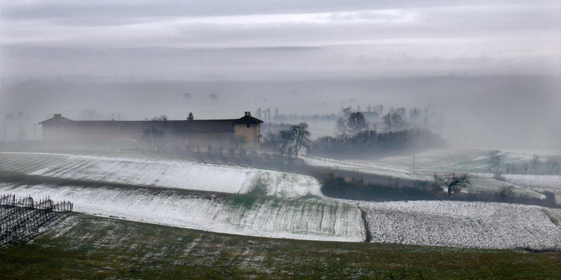 Mare di nebbia meno satura finale - inverno 2008.jpg