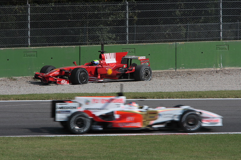 massa crash04.JPG