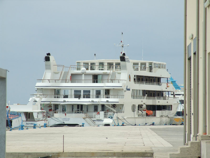 nave.jpg