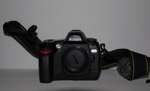 Nikon-D70-davanti.jpg