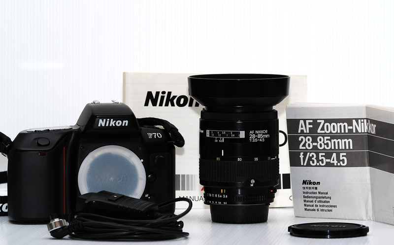 Nikon-F70+Zoom-Nikkor-28-85.jpg