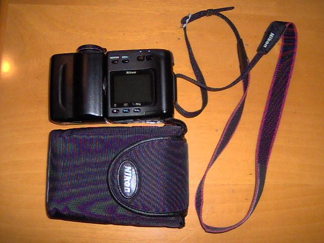 Nikon 950 - 2.JPG