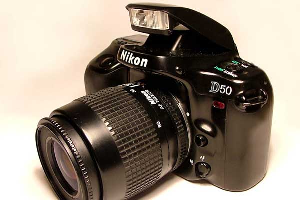 nikonD50.jpg