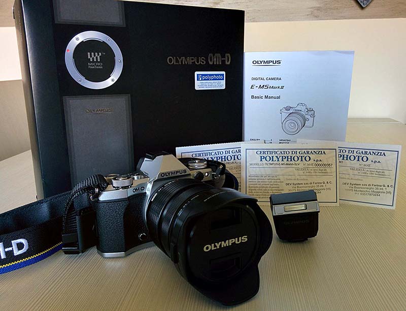 OM-D EM-5 II 01.jpg