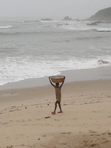 ombra sulla spiaggia.jpg