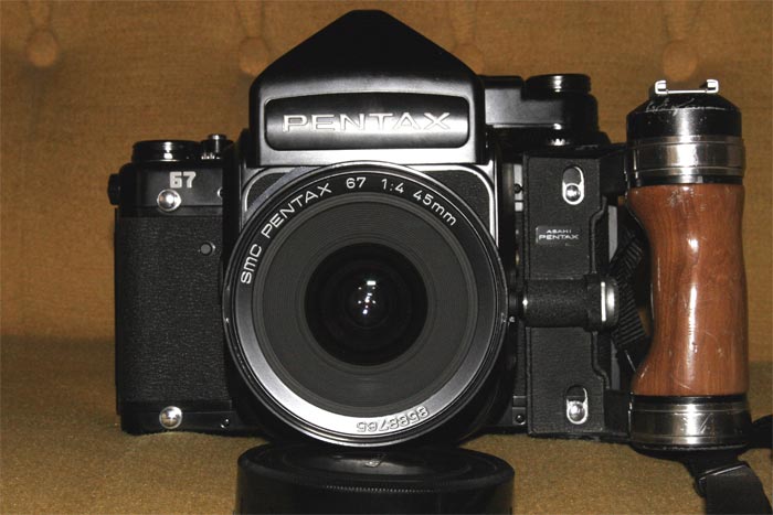 pentax-con-obiettivo.jpg