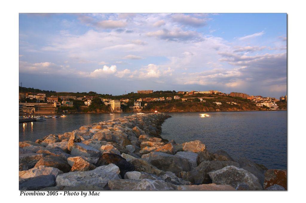 porto di piombino303piccolo.jpg