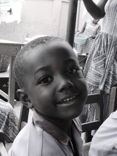 primo piano bimbo scuola bn.jpg