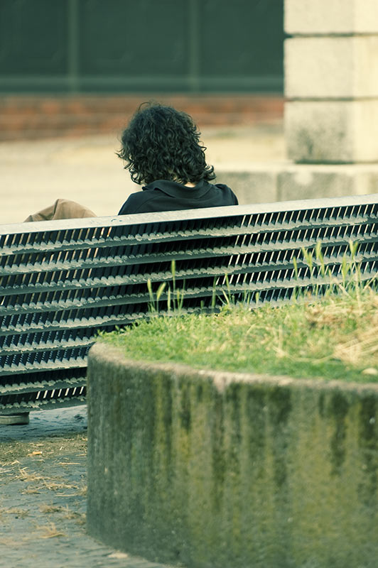 ragazzo_panchina_01.jpg