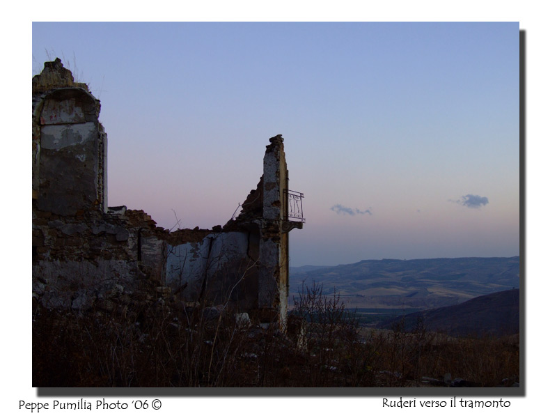 ruderi-verso-il-tramonto.jpg