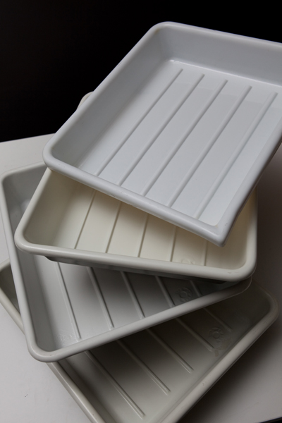 Set-di-4-bacinelle-diverse-tra-loro--per--24x30-(3-uguali-1-no)-.jpg