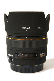 Sigma_30mm_f1.4_EX_DC_HSM_lens.jpg